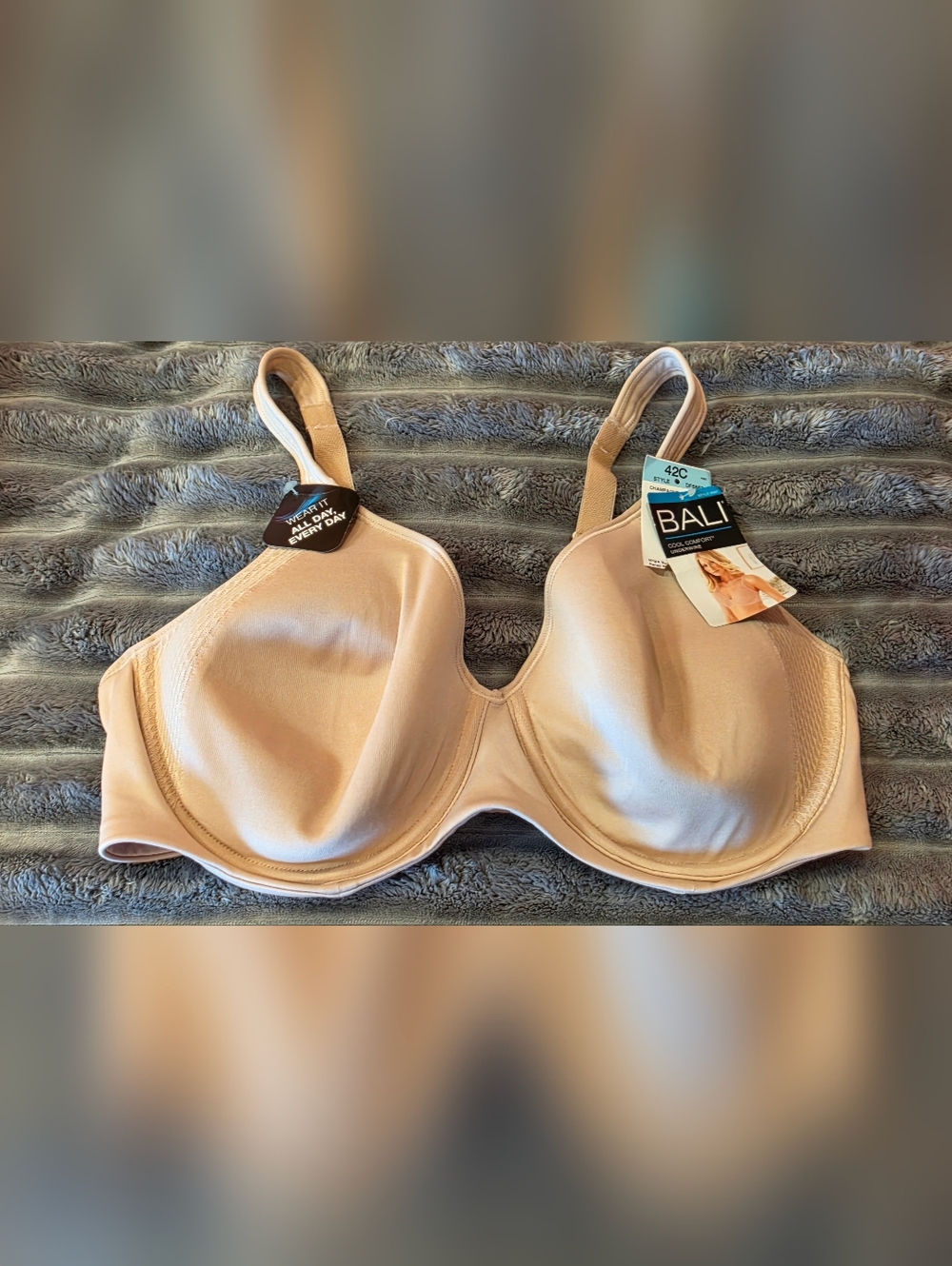 Bali Cool Comfort Underwire Bra Nude/Champagne 42C NWT